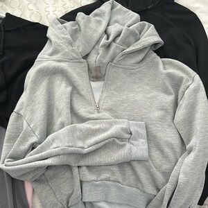 grey cropped quarter zip hoodie